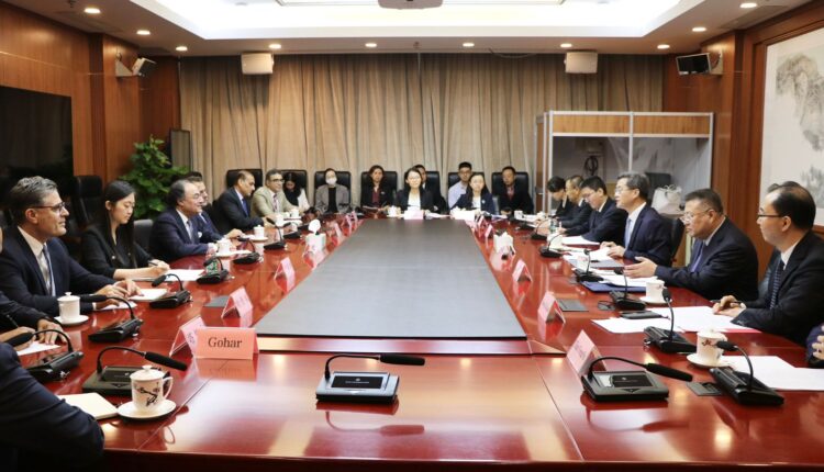 وزیر خزانہ اور توانائی سے چین کے وزیر خزانہ کی دوطرفہ ملاقات