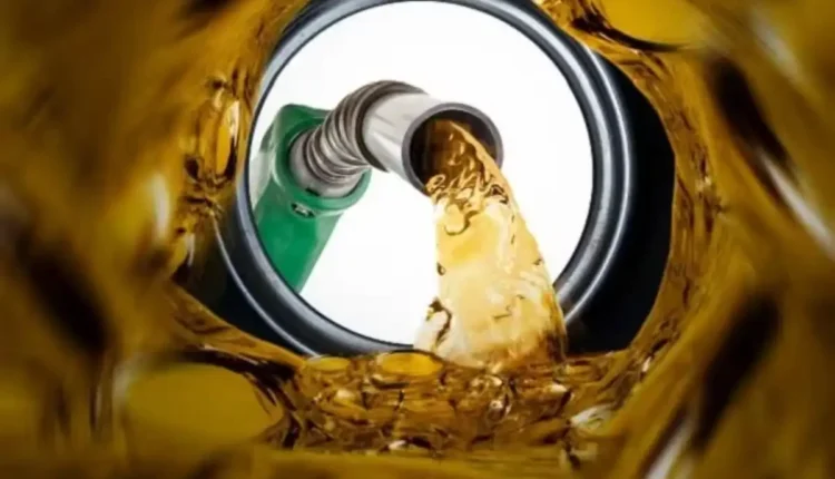 عالمی مارکیٹ میں تیل کی قیمتیں گر گئیں، پٹرول سستا ہونے کا امکان