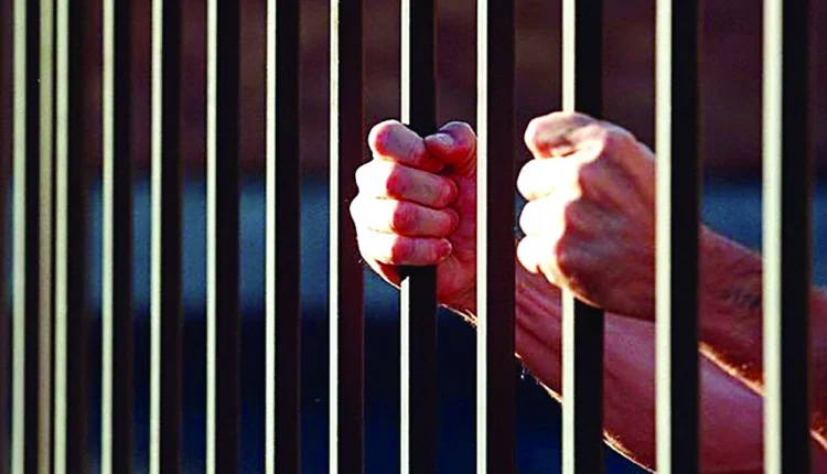 بیرون ملک قید پاکستانیوں کی تفصیلات منظر عام پر لانے میں کون رکاوٹ؟