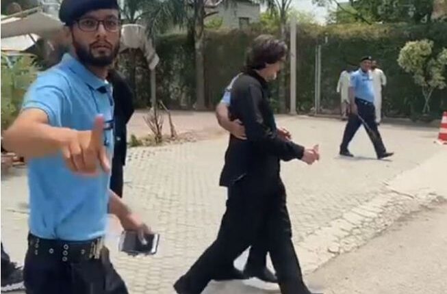 بیرسٹر گوہر اور سیکرٹری اطلاعات روف حسن گرفتار