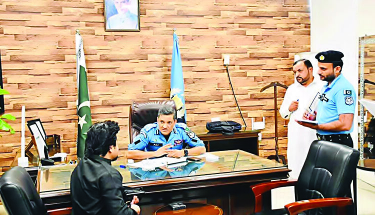 ڈی آئی جی اسلام آبادسید علی رضاکا کھلی کچری کا انعقاد،شہریوں کے مسائل سنے