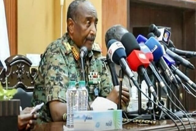 ہم 100 سال تک جنگ کریں گے، سوڈانی فوج کے سربراہ